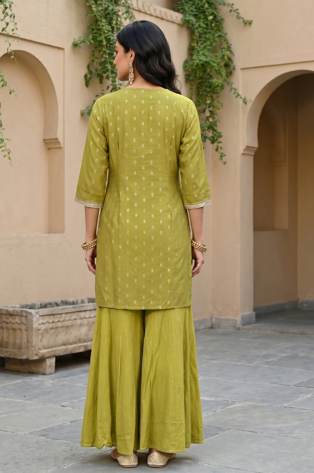 Green Embroidered Yarn Dyed Jacquard Straight Short Kurta