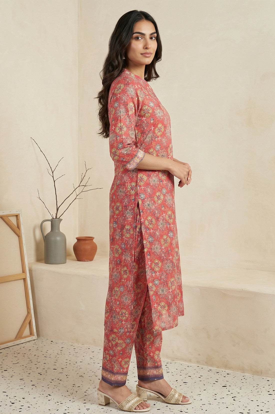 Red Floral Print Straight Kurta with Trousers Co-ord Set