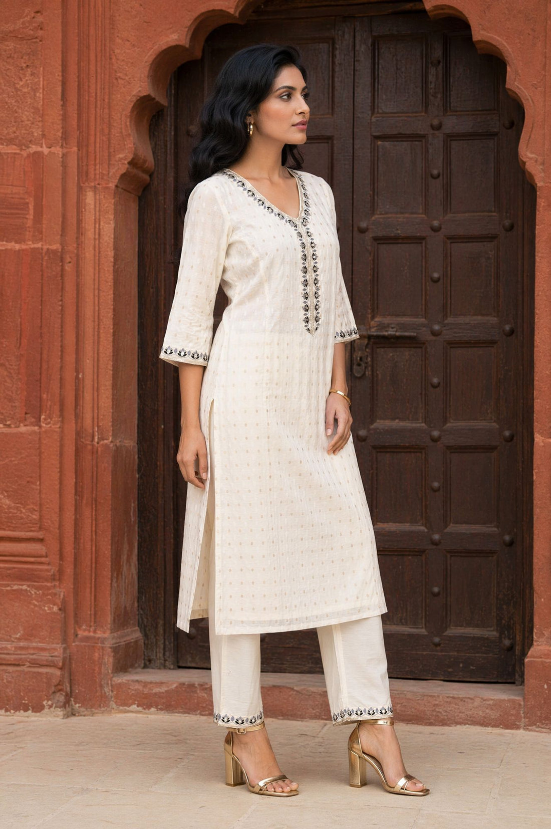 Off White Yarn Dyed Zari Chanderi Straight Kurta with Trouser Co-ord Set