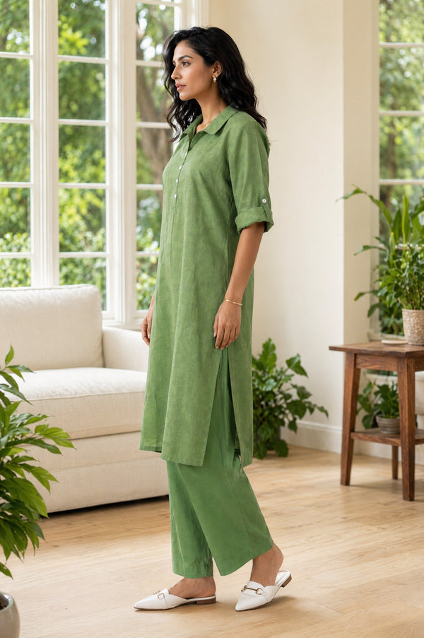 Aurelia Women's Green Yarn Dyed Thread Embroidered Straight Kurta with Palazzo Co-ord Set