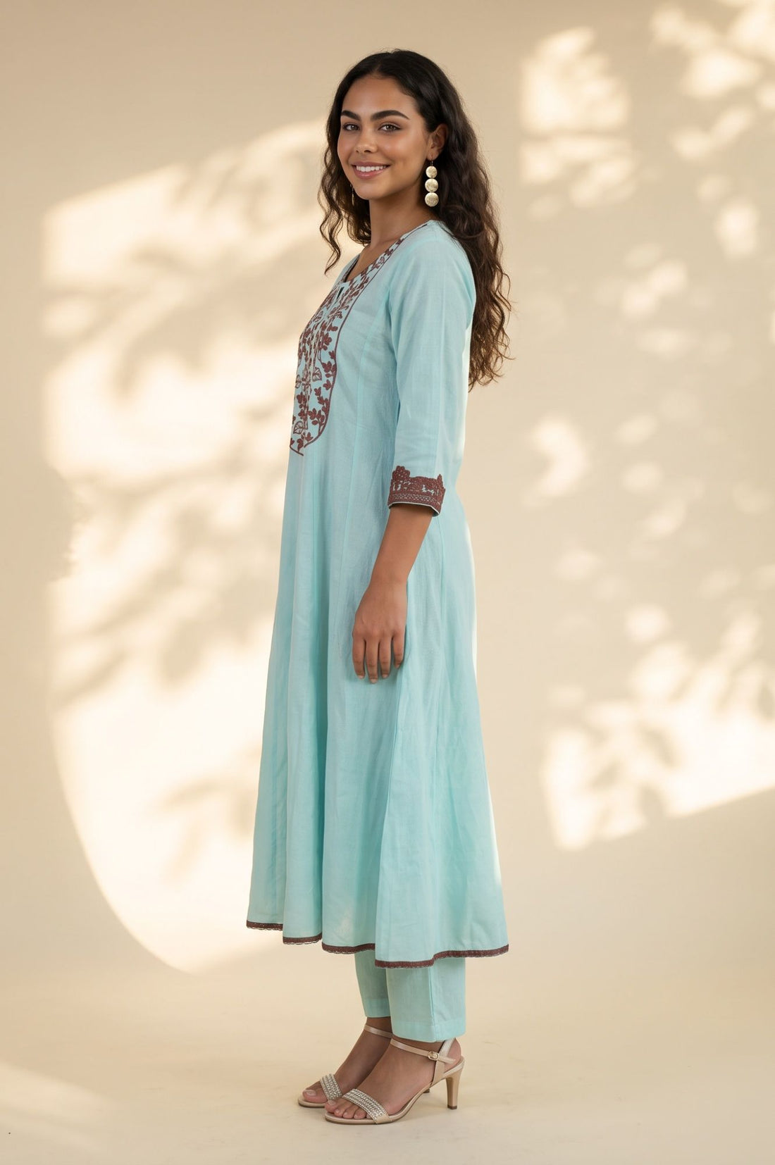 Blue Thread Embroidered Cotton Flax Straight Kurta with Pants Co-ord Set