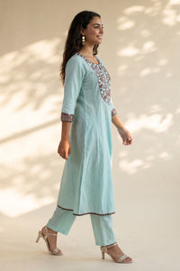 Blue Thread Embroidered Cotton Flax Straight Kurta with Pants Co-ord Set