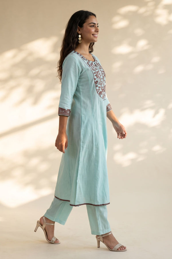 Blue Thread Embroidered Cotton Flax Straight Kurta with Pants Co-ord Set