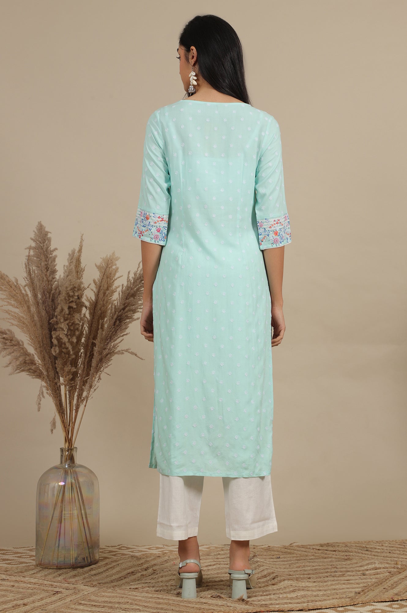 Blue Floral Printed Straight Kurta and Pants Co-ord Set