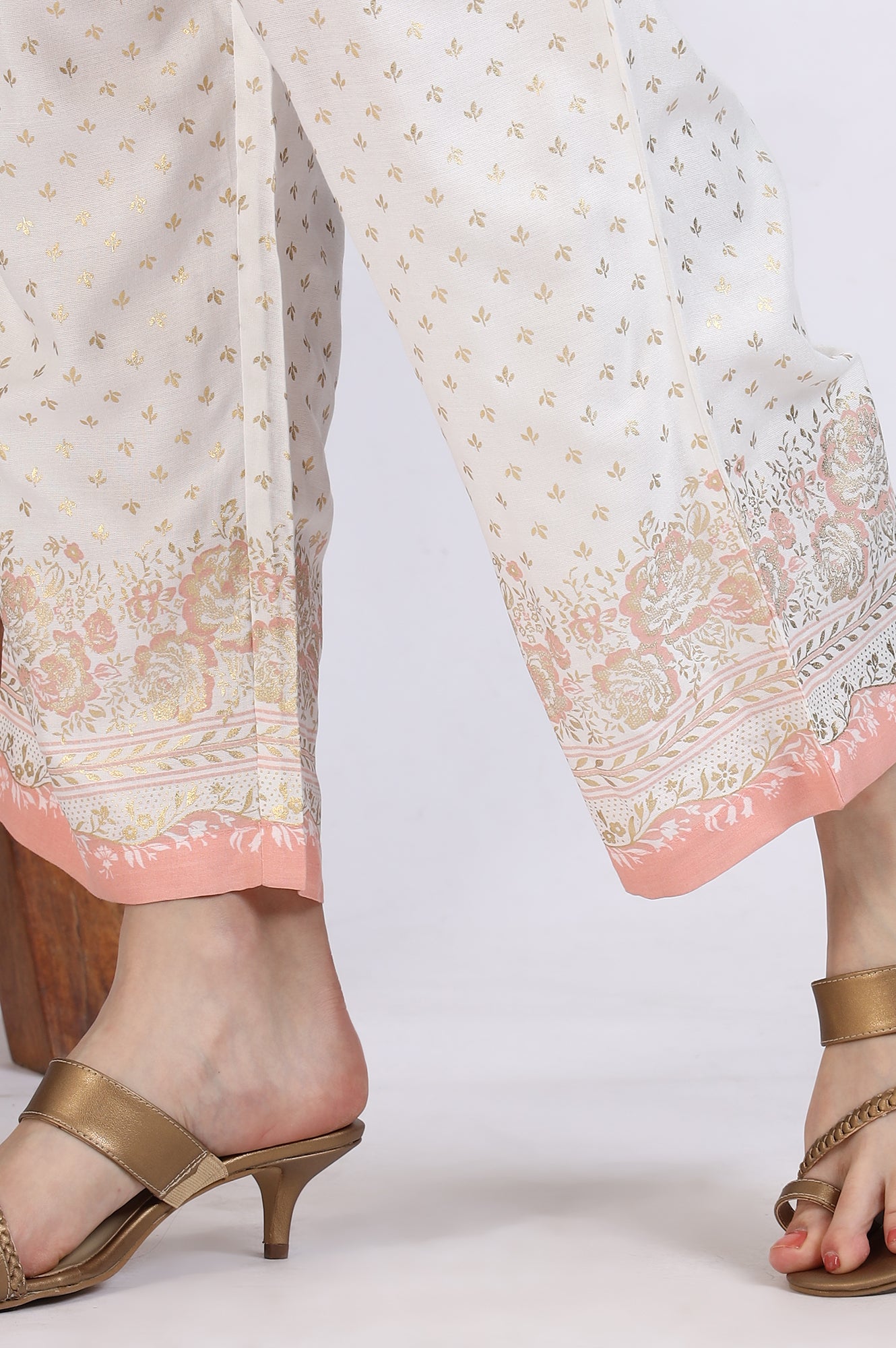 White Foil Floral Printed Rayon Straight Kurta and Trousers Co-ord Set