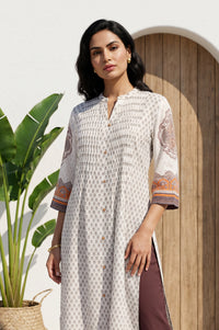 Off White Ethnic Motifs Yarn Dyed Straight Kurta With Trousers Co-ord Set