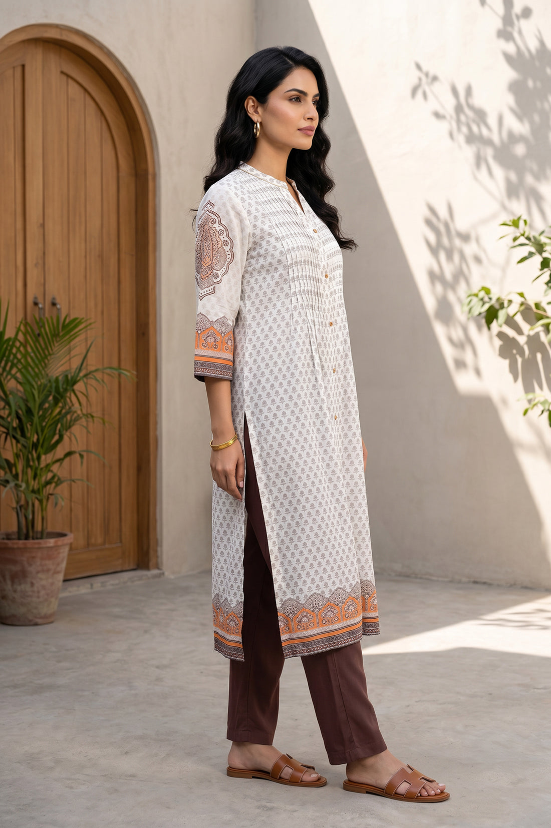 Off White Ethnic Motifs Yarn Dyed Straight Kurta With Trousers Co-ord Set