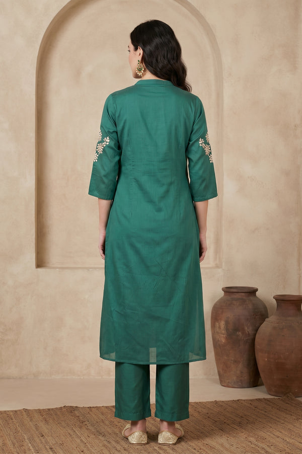 Aurelia Women's Dark Green Yarn Dyed Embroidered Straight Kurta