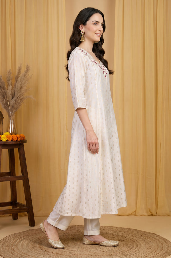Aurelia Women's Off White Yarn Dyed Embroidered Chanderi A-line Kurta