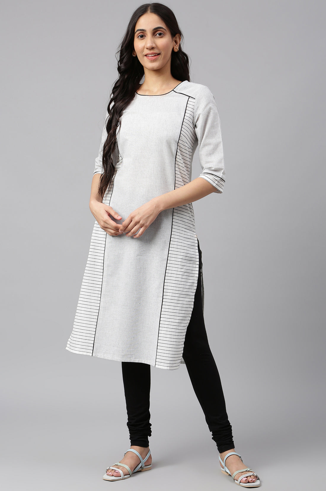 Black Solid Plain Skinny Cotton Churidar