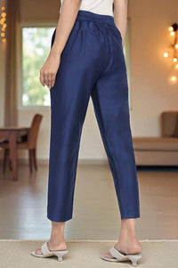 Blue Solid Mid Rise Slub Trousers in Ankle Length