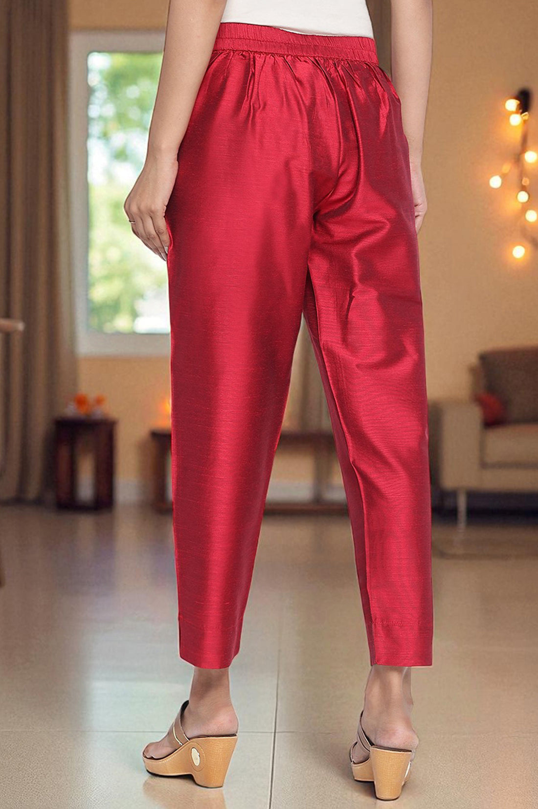 Red Solid Mid Rise Slub Trousers in Ankle Length