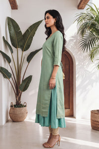 Sea Green Thread Embroidered Rayon Zari Straight Kurta with Tights