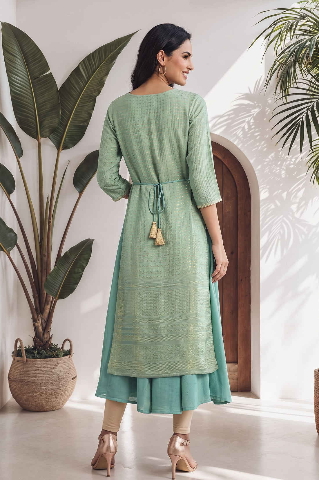 Sea Green Thread Embroidered Rayon Zari Straight Kurta with Tights