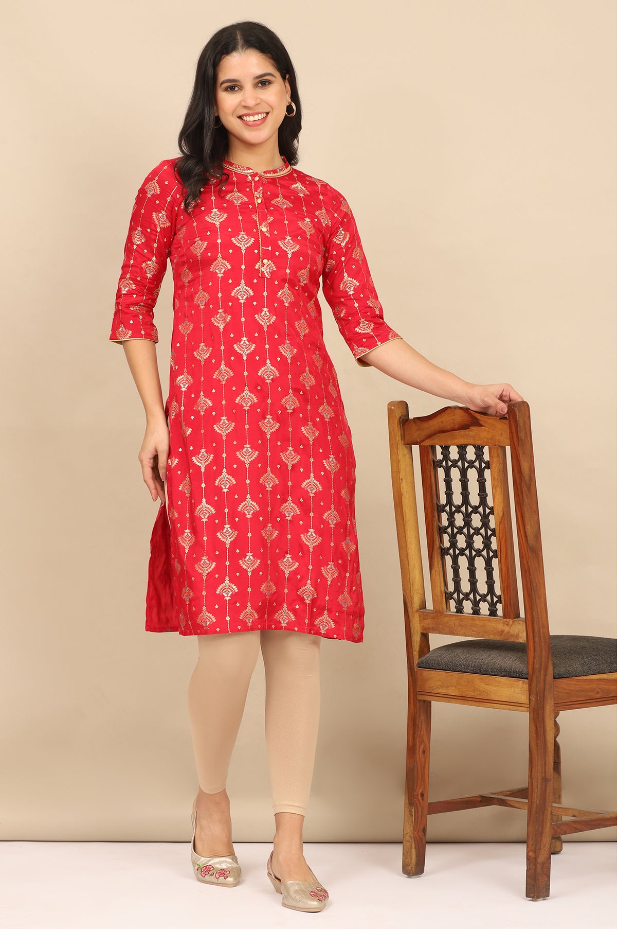 Red Foil Printed Lace Embellished Straight Kurta and Leggings Set - M