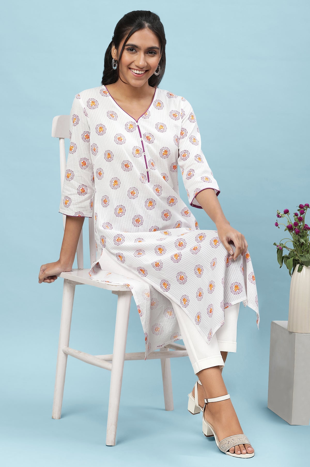 White Floral Printed Pure Cotton Straight Kurta and Trouser Set - XS